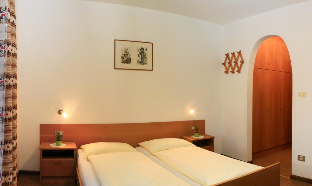 Pension Rastnerhof Luson Esterno foto
