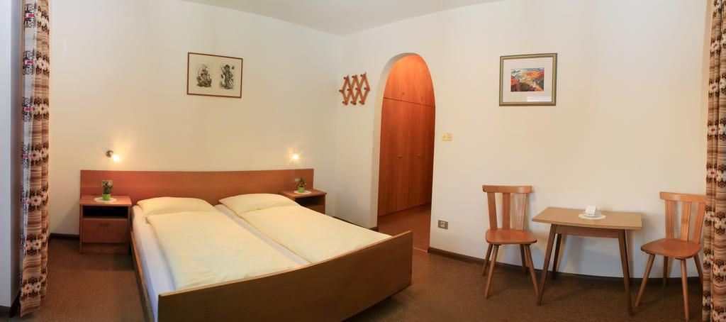Pension Rastnerhof Luson Esterno foto