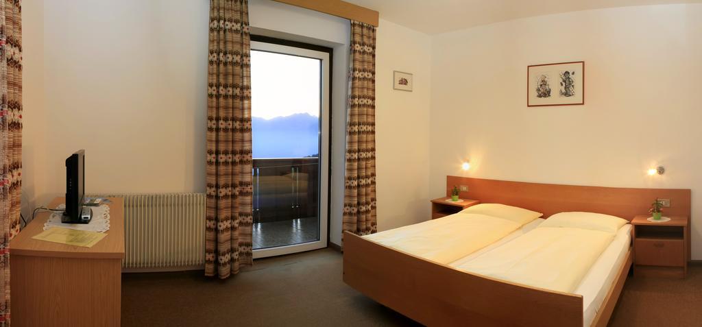 Pension Rastnerhof Luson Esterno foto